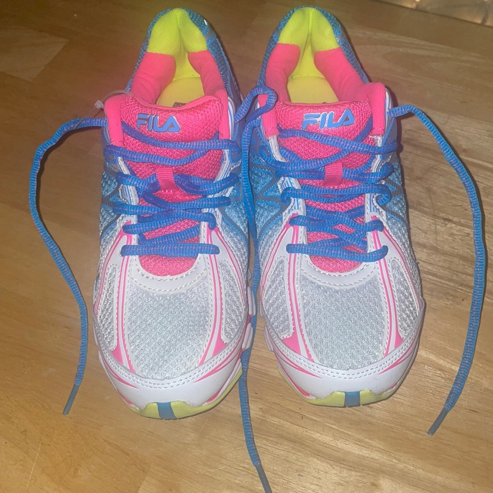 FILA Ladies Sneakers with Cool Memory Foam Size 8